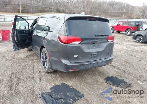 2018 Chrysler Pacifica Touring Plus z USA, uszkodzony, nr VIN 2C4RC1FG8JR333496